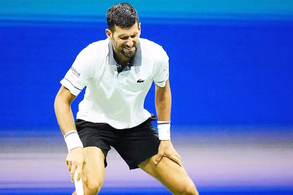 Djokovic gục ngã