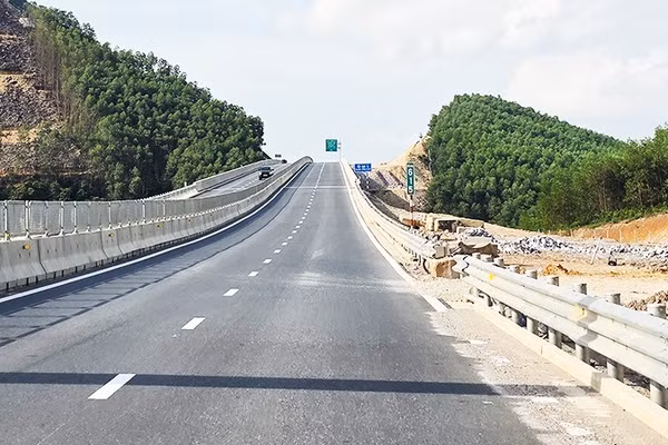 Tỷ lệ giải ngân dự án trọng điểm ngành giao thông đạt 40,7%