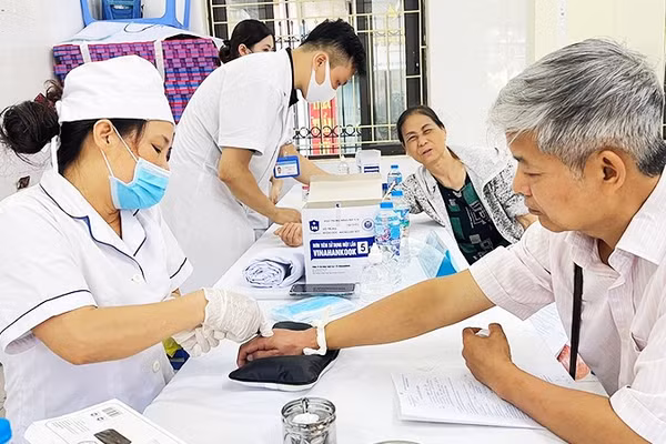 Cần hạn chế xét nghiệm lặp lại, giảm chi phí và thời gian chờ đợi cho bệnh nhân. Ảnh: NAM NGUYỄN