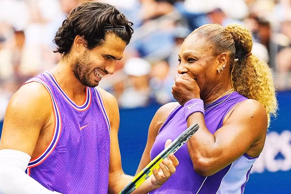Màn thi đấu của cặp đôi ngôi sao - huyền thoại Serena Williams và Carlos Alcaraz khiến giải US Open trở nên sôi động hơn.