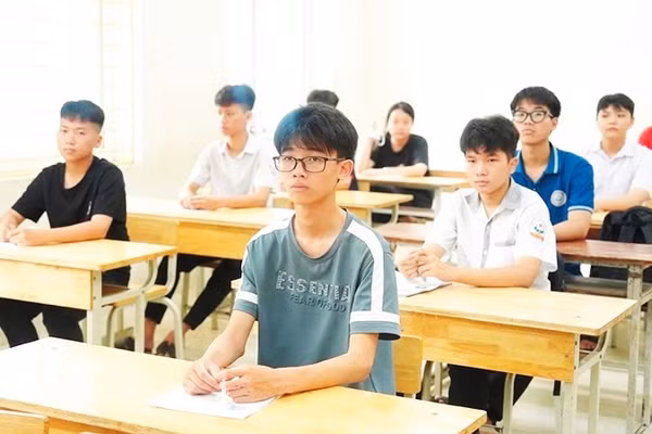 Dự kiến, kỳ thi vào lớp 10 sẽ chỉ còn hai môn Toán và Ngữ văn nhằm giảm áp lực cho thí sinh. 