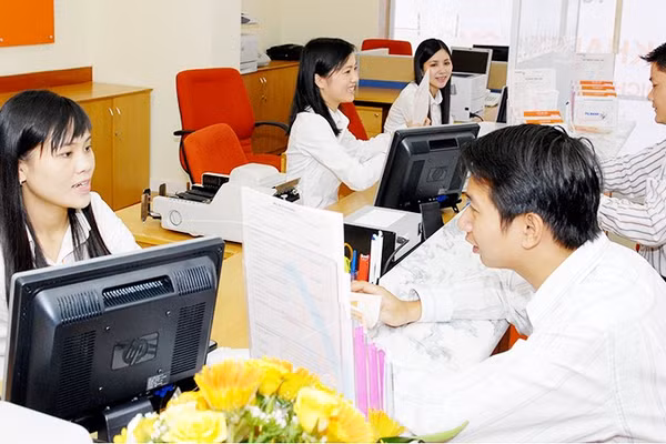 Nhiều ngân hàng dành lượng vốn lớn cho lĩnh vực bất động sản. Ảnh: NAM ANH