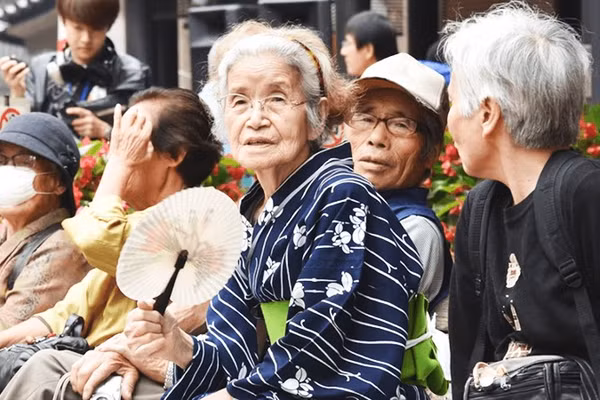 Châu Á đối mặt thách thức già hóa dân số. Ảnh: THE INDEPENDENT 
