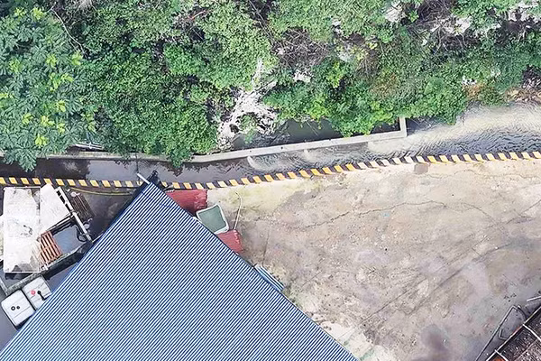 Những dòng nước lạ từ nhà máy công nghệ cao.