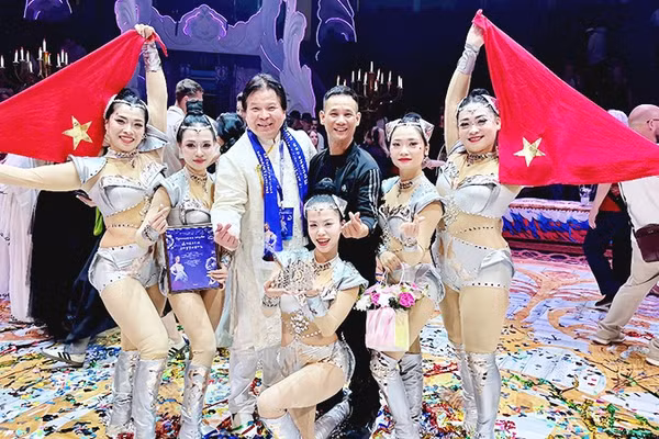 Tiết mục “Thiên thần đến từ Thiên hà” giành Vương miện Bạc tại Liên hoan quốc tế Công chúa Xiếc 2026 diễn ra từ ngày 28/5 đến 31/5/2026 tại thành phố Saratov, Liên bang Nga.