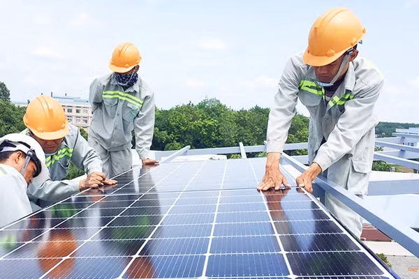 Lắp đặt điện năng lượng mặt trời tại Thành phố Hồ Chí Minh.