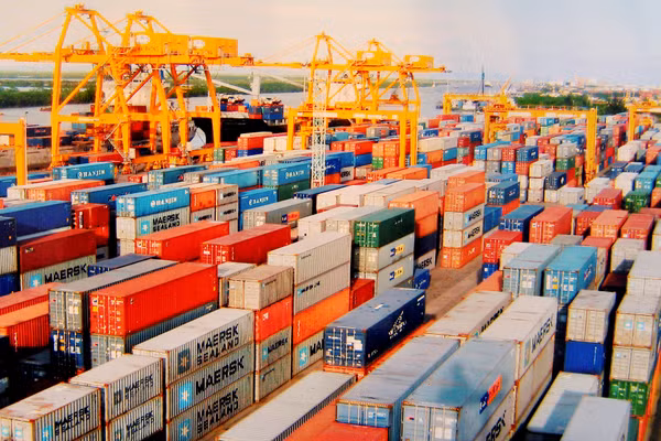 Hoạt động của sàn giao dịch hàng hóa vật chất không thể tách rời hệ thống kho bãi, kiểm định chất lượng, logistics, chứng từ hàng hóa và thanh toán. (Ảnh minh họa: BẮC SƠN)
