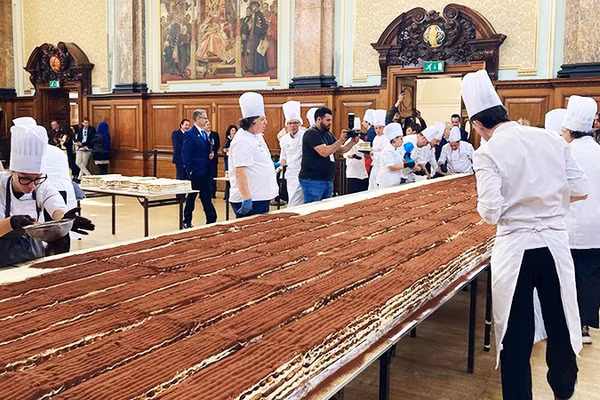 Bánh tiramisu dài nhất thế giới