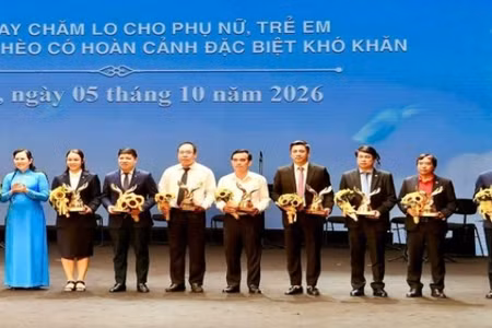 Chương trình "Kết nối yêu thương" đã thu hút được số tiền đóng góp gần 60 tỷ đồng, trong đó 30 tỷ đồng từ tập đoàn Sovico. (ẢNH: HDBANK)