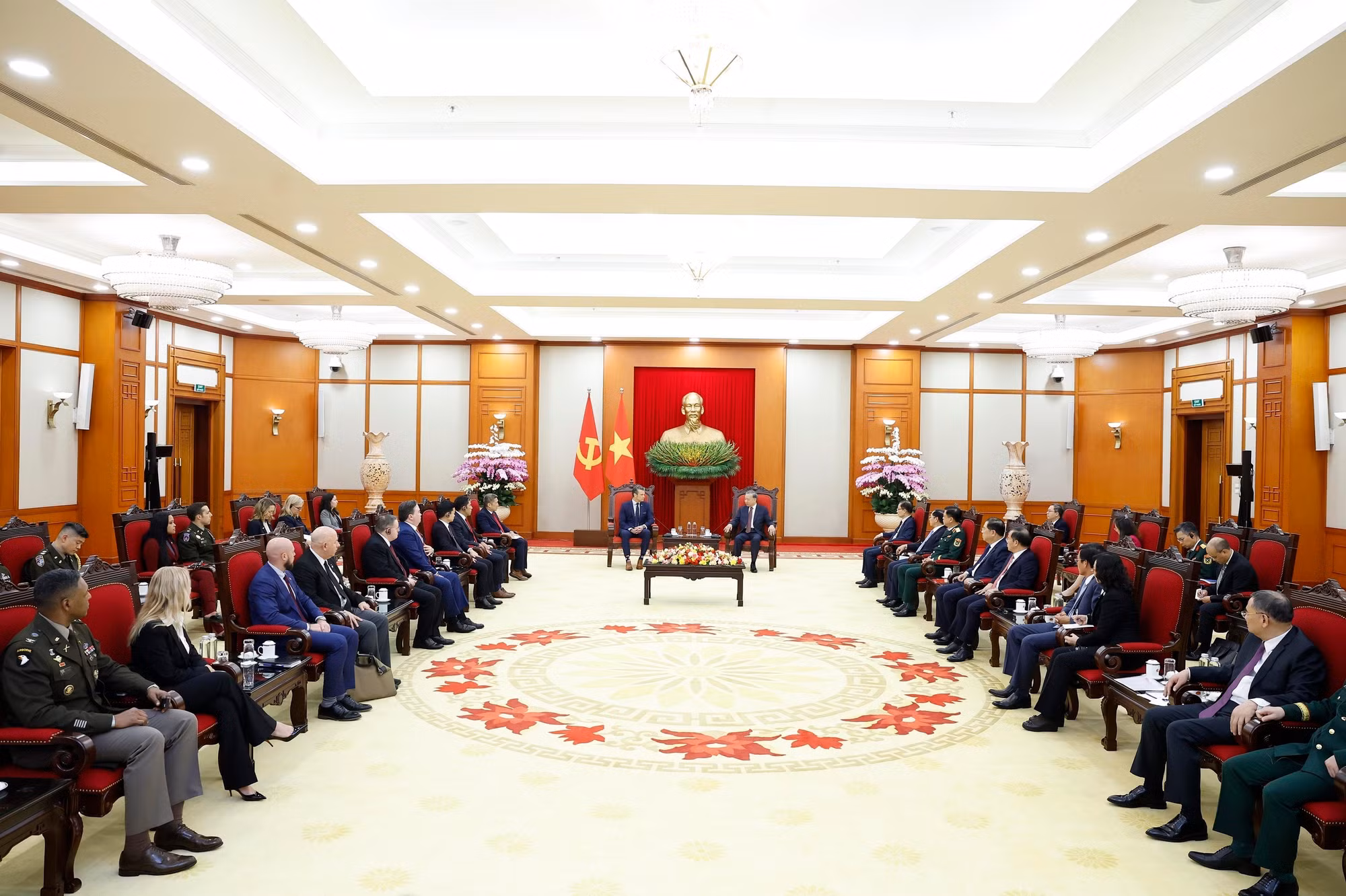 vna-potal-tong-bi-thu-to-lam-tiep-bo-truong-chien-tranh-hoa-ky-pete-hegseth-8381904.jpg