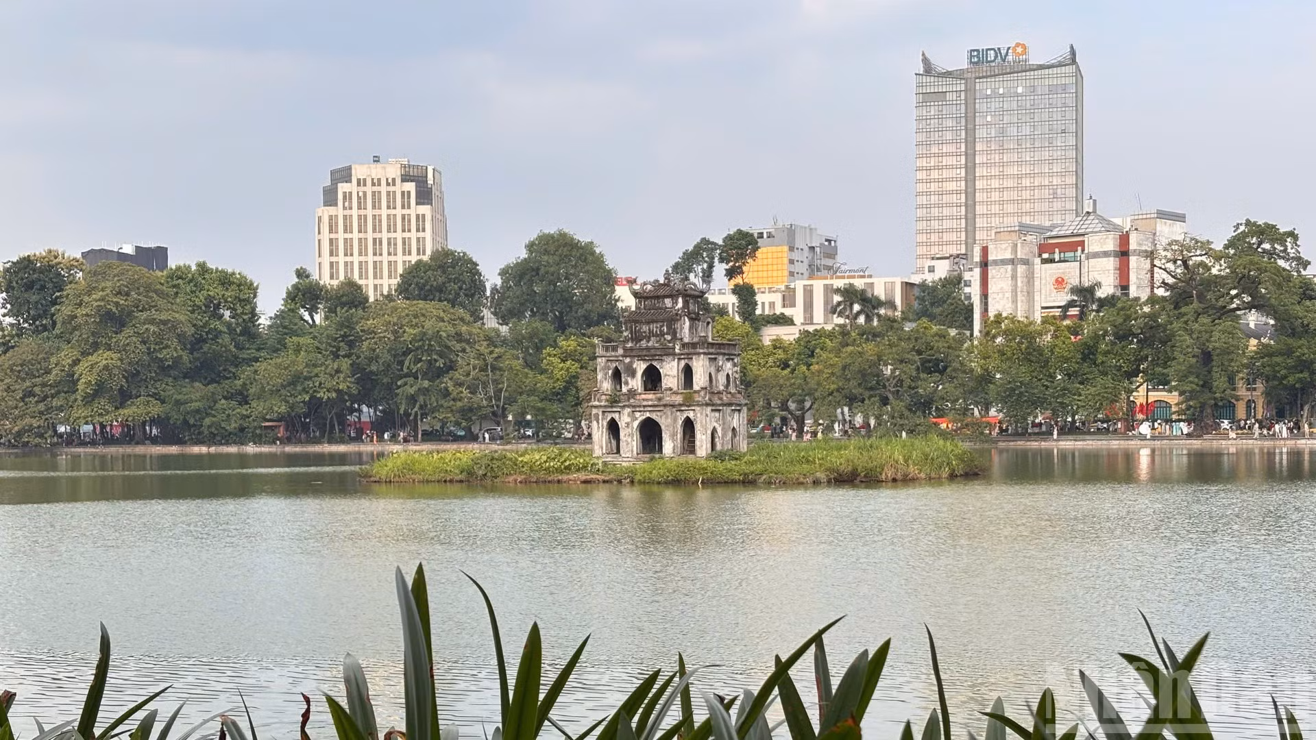 Hà Nội đang sống trong những ngày thu lịch sử với những không gian lễ hội, âm nhạc và văn hóa đặc sắc. (Ảnh: HỒNG QUÂN)