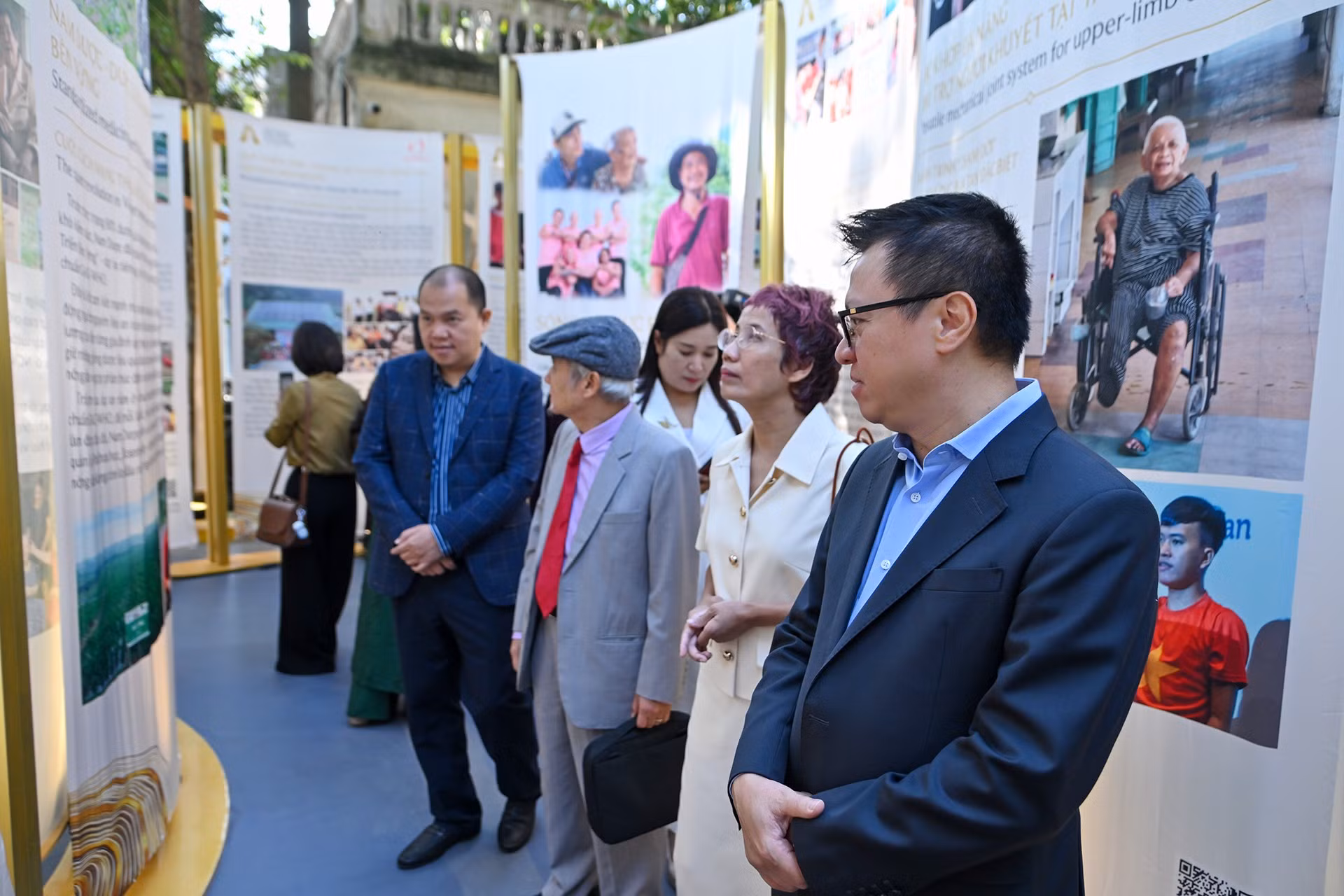anh-dai-bieu-xem.jpg