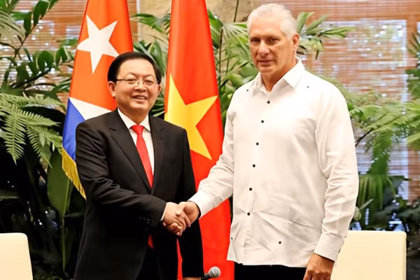 Phó Thủ tướng Chính phủ Hồ Quốc Dũng tiếp kiến Bí thư thứ nhất, Chủ tịch nước Cuba Miguel Diaz-Canel Bermudez. (Ảnh: Đại sứ quán Việt Nam tại Cuba)
