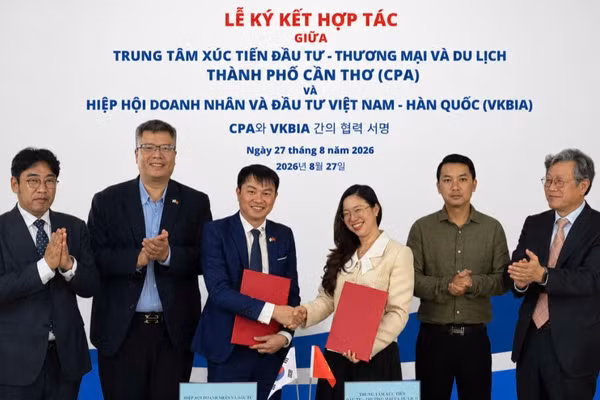 Trung tâm Xúc tiến Đầu tư-Thương mại và Du lịch thành phố Cần Thơ (CPA) và Hiệp hội Doanh nhân và Đầu tư Việt Nam-Hàn Quốc (VKBIA) ký kết Bản Ghi nhớ hợp tác. (Ảnh: Hiệp hội Doanh nhân và Đầu tư Việt Nam-Hàn Quốc cung cấp)