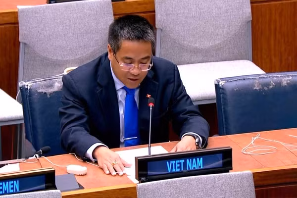 Công sứ Nguyễn Hải Lưu, Phó trưởng Phái đoàn Thường trực Việt Nam tại Liên hợp quốc phát biểu tại phiên họp. (Ảnh: Phái đoàn Thường trực Việt Nam tại Liên hợp quốc cung cấp)