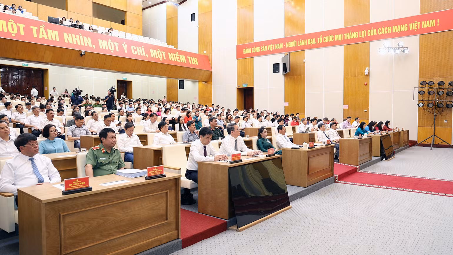 dai-bieu-du-chuong-trinh-1.jpg