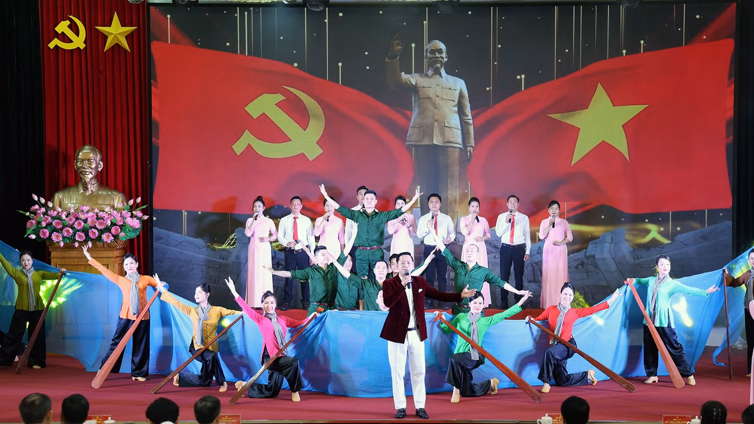 tiet-muc-van-nghe-ca-ngoi-chu-tich-ho-chi-minh-tai-chuong-trinh.jpg