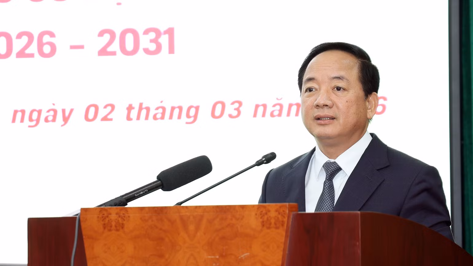 dong-chi-trinh-van-quyet-phat-bieu.jpg