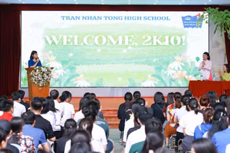 Trường THPT Trần Nhân Tông (Hà Nội) tổ chức gặp gỡ học sinh trúng tuyển lớp 10 (Ảnh: ĐẠI THẮNG)