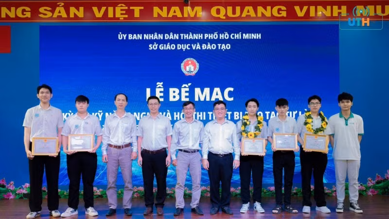 Các cán bộ, giảng viên, sinh viên tại kỳ thi Kỹ năng nghề Thành phố Hồ Chí Minh năm 2025. (Ảnh: UTH)