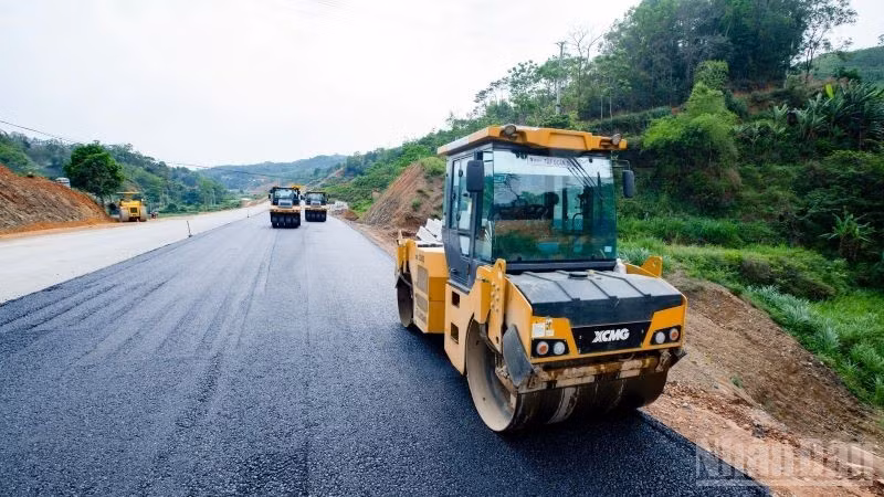 Đến nay, cả nước đã đưa vào khai thác, thông xe kỹ thuật 3.803km đường cao tốc; trong đó gồm 3.345km tuyến chính.