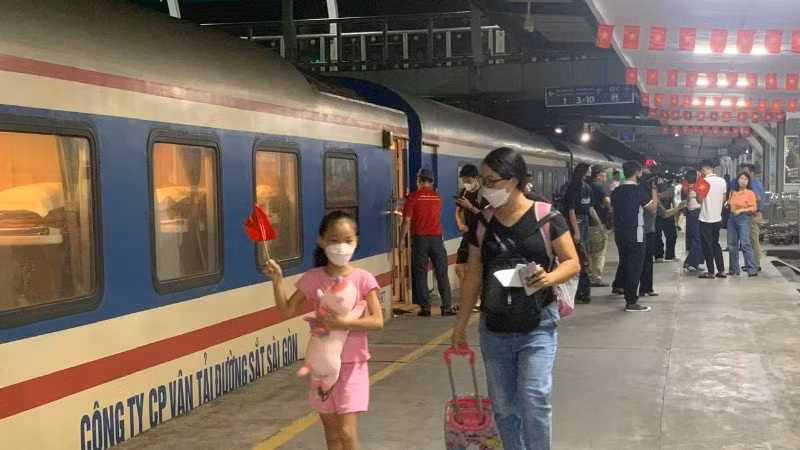 Trong 3 ngày dịp 2/9, Tổng Công ty Đường sắt Việt Nam tạm dừng tổ chức chạy tàu vào trung tâm Hà Nội; dừng đón-trả khách tại ga Giáp Bát.