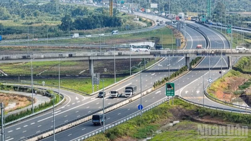 Một đoạn tuyến dự án đường cao tốc Trung Lương-Mỹ Thuận.
