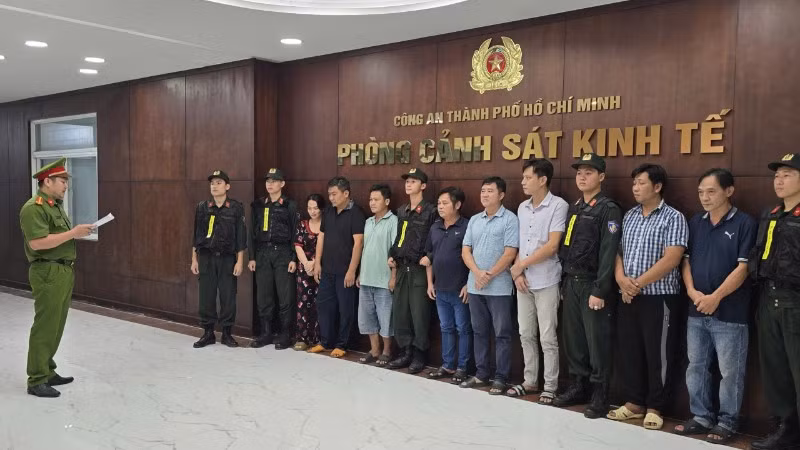 Các bị can tại cơ quan chức năng. (Ảnh: Công an cung cấp)