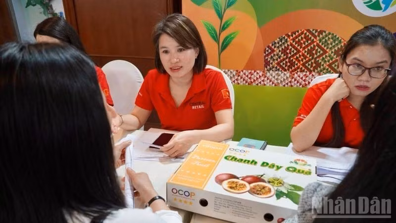 ndo_br_1-nha-cung-cap-san-pham-qua-chanh-day-dat-ocop-4-sao-chao-hang-vao-go-6230.jpg