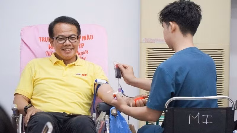 Chương trình hiến máu thu hút nhiều cá nhân, tổ chức tham gia.