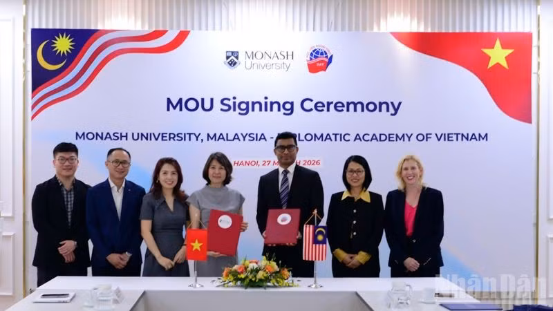 ndo_br_le-ky-ket-bien-ban-ghi-nho-giua-dai-hoc-monash-va-hoc-vien-ngoai-giao-viet-nam-2390.jpg