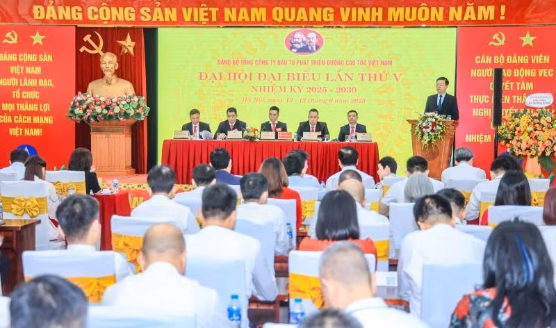 Quang cảnh Đại hội Đại biểu lần thứ V, nhiệm kỳ 2025-2030 của Đảng bộ Tổng Công ty Đầu tư phát triển đường cao tốc Việt Nam (VEC).