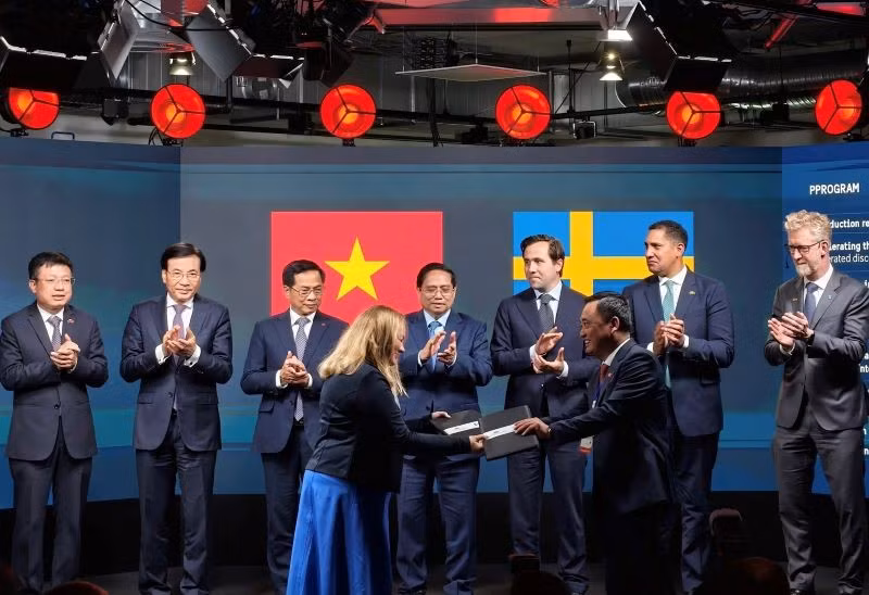 Vietnam Airlines và Scandinavian Airlines thỏa thuận hợp tác liên danh nhằm tăng cường kết nối hàng không giữa Việt Nam và khu vực Scandinavia (gồm Đan Mạch, Na Uy và Thụy Điển).