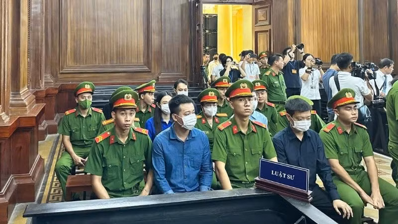Các bị cáo tại phiên tòa. 