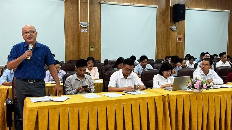 Đại diện Sở Tư pháp thành phố Cần Thơ phát biểu tại tọa đàm.