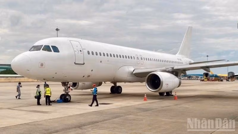 Vietnam Airlines tiếp nhận và đưa vào khai thác 2 tàu bay Airbus A320 theo hình thức thuê ướt để phục vụ cao điểm hè 2025.