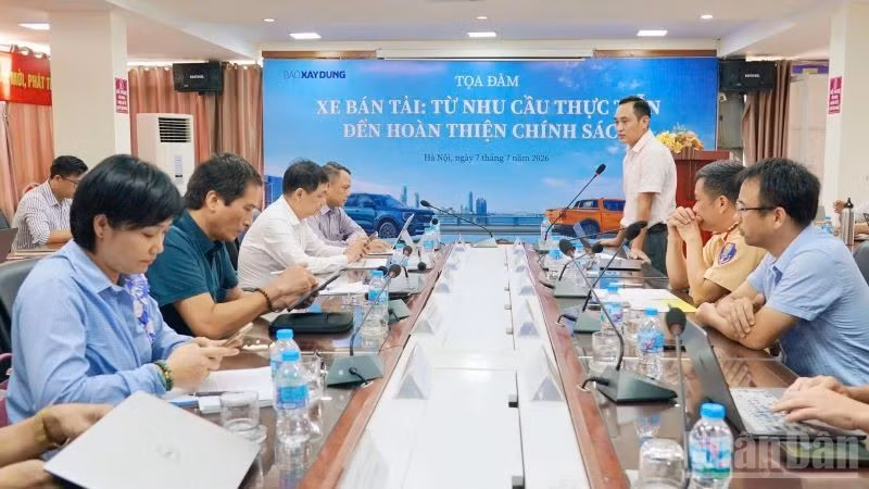 Quang cảnh Tọa đàm "Xe bán tải-Từ nhu cầu thực tiễn đến hoàn thiện chính sách" do Báo Xây dựng tổ chức.