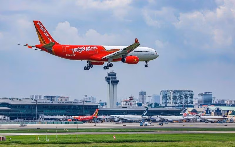 tau-bay-vietjet.jpg