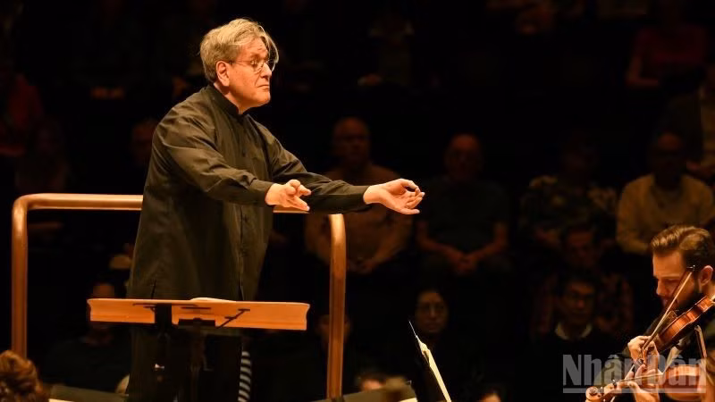 ndo_br_copy-of-nhac-truong-sir-antonio-pappano-anhh-mark-allan-3648.jpg