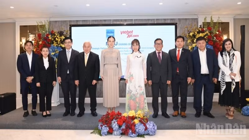 Vietjet và Muang Thai Insurance hợp tác chiến lược nhằm thúc đẩy các hoạt động thể thao, văn hóa và phát triển cộng đồng giữa Việt Nam, Thái Lan và khu vực, thế giới. (Ảnh: Tài Nguyễn) 