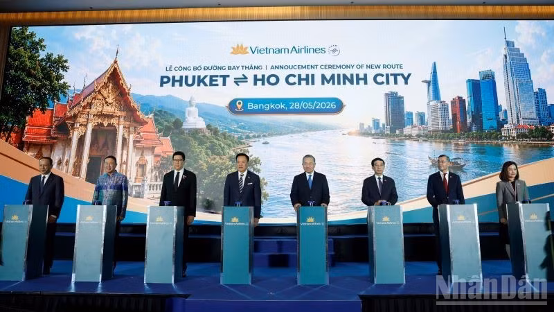 Trong khuôn khổ Diễn đàn Doanh nghiệp Việt Nam-Thái Lan, nhân chuyến thăm chính thức tới Thái Lan của Tổng Bí thư, Chủ tịch nước Tô Lâm, Vietnam Airlines đã công bố khai trương đường bay thẳng Thành phố Hồ Chí Minh-Phuket.