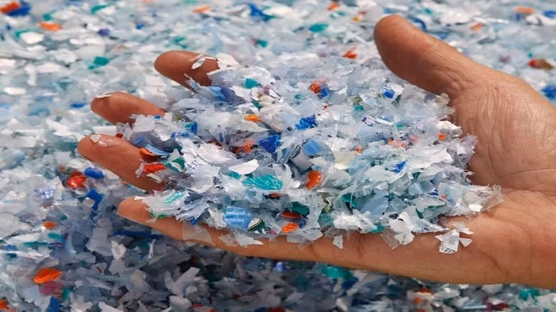 plastic-1191.jpg