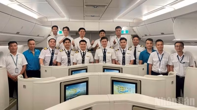 Phi hành đoàn chuyến bay đặc biệt VN68.
