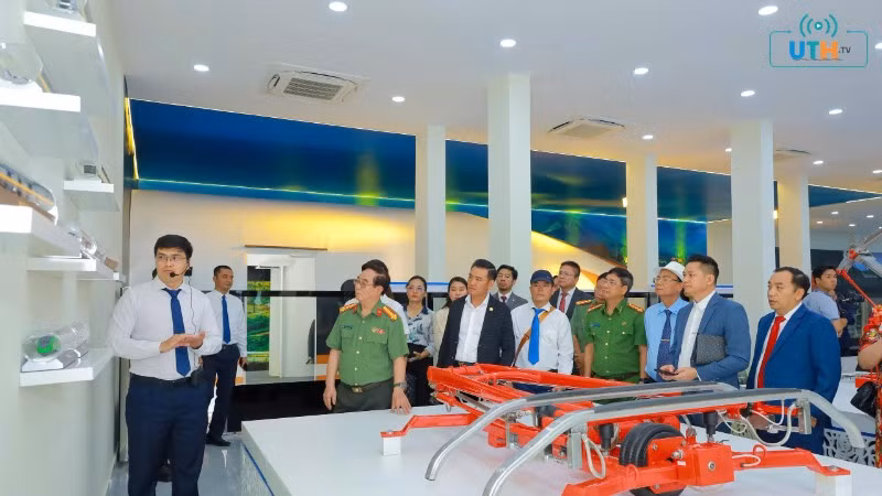 UTH là đơn vị tiên phong trong việc nghiên cứu và đào tạo về đường sắt tốc độ cao và đô thị.