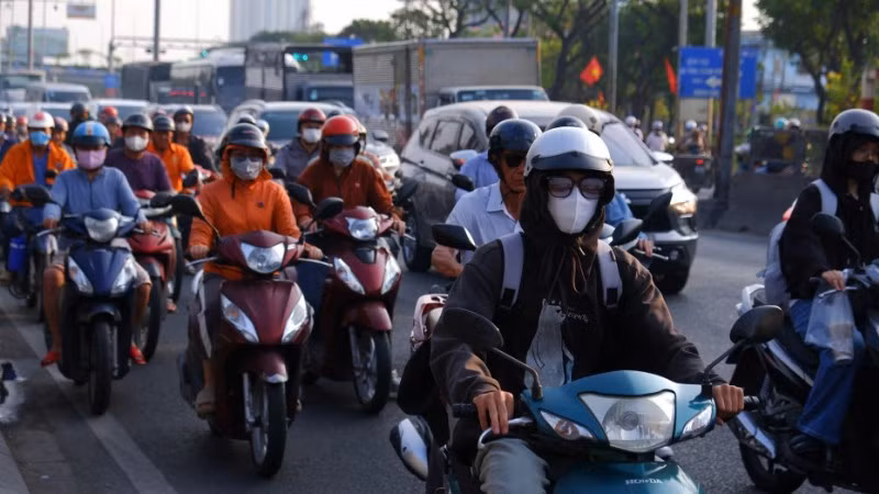 Người dân lưu thông hướng về các tỉnh miền Tây trong dịp nghỉ lễ. (Ảnh: TUẤN KIỆT)