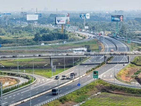Đường cao tốc Trung Lương-Mỹ Thuận.