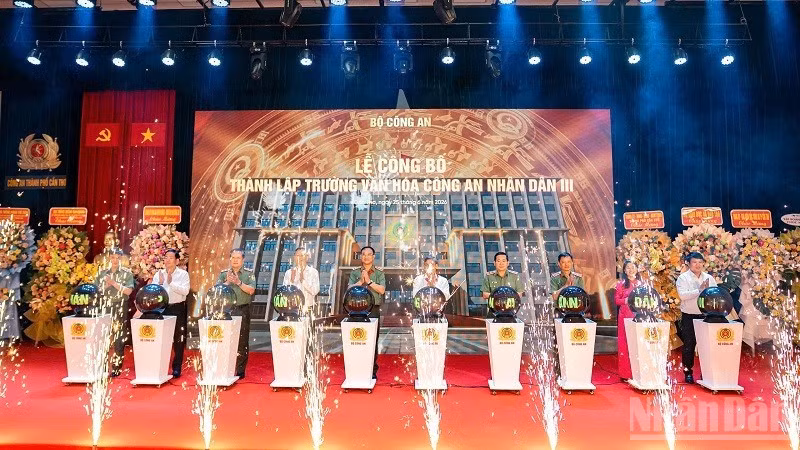 Lễ khánh thành Trường Văn hóa Công an nhân dân III tại Cần Thơ.