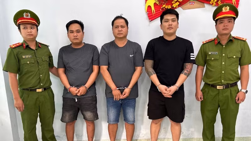 Các đối tượng tại Cơ quan Công an. (Ảnh: Công an cung cấp)
