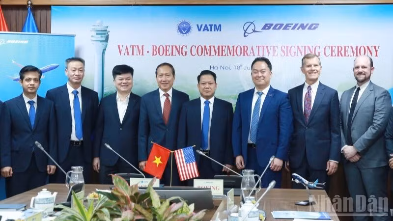 ndo_br_dai-dien-boeing-va-vatm-8418.jpg