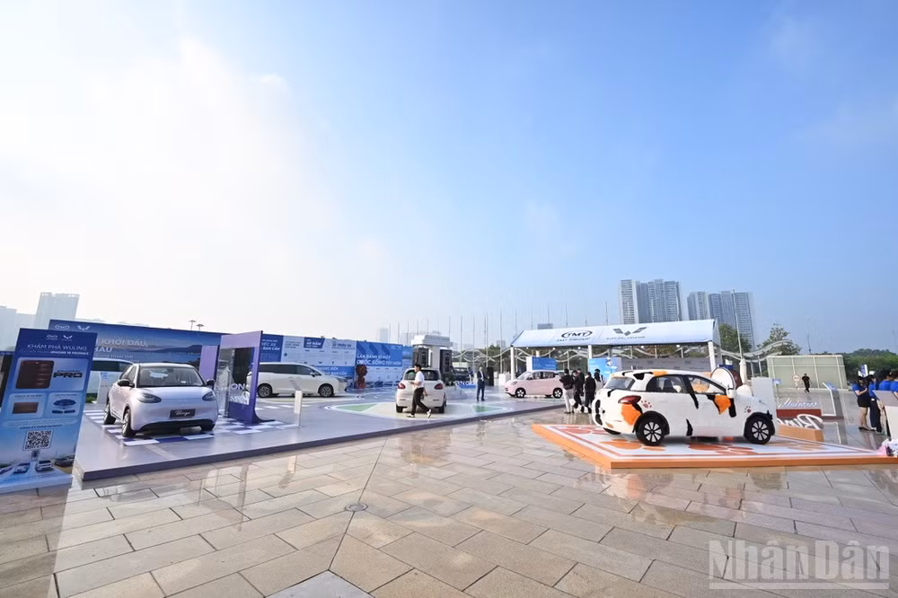 TMT Group cùng Wuling ra mắt dải sản phẩm ô-tô điện mới, kiến tạo giải pháp di chuyển xanh. (Ảnh: TRUNG DŨNG)